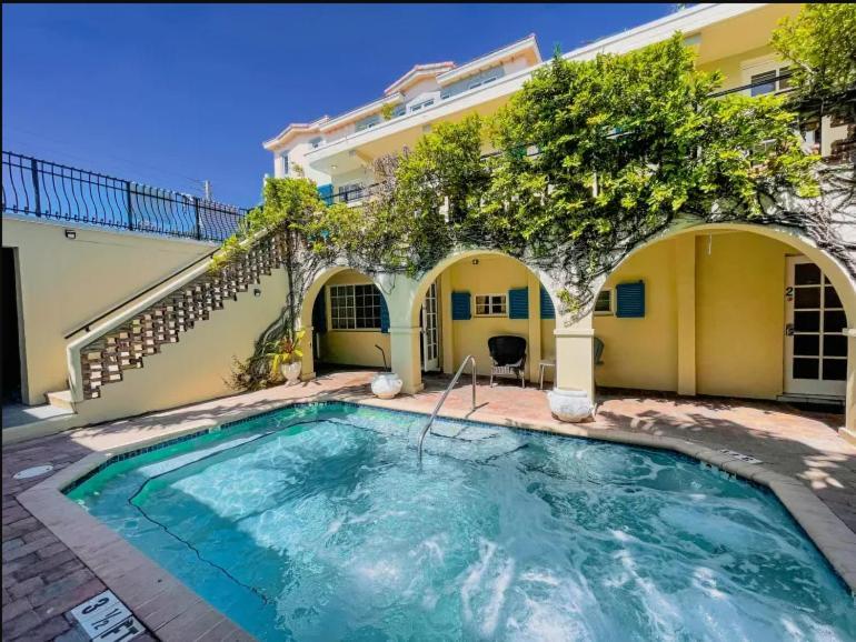 Lauderdale-by-the-Sea Courtyard Villa Hotel מראה חיצוני תמונה