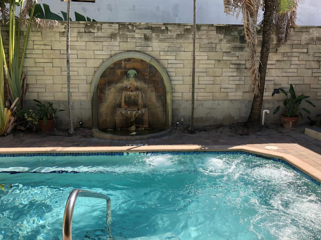 Lauderdale-by-the-Sea Courtyard Villa Hotel מראה חיצוני תמונה